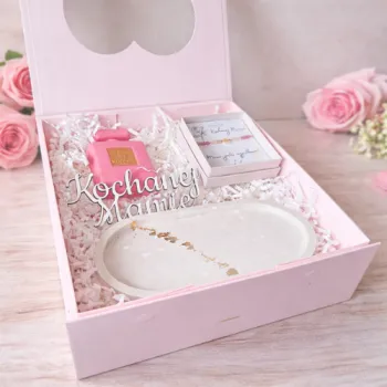 Box prezentowy dla mamy personalizowany w pudełku magnetycznym – świeca + bransoletka + podstawka dzień mamy, urodziny mamy